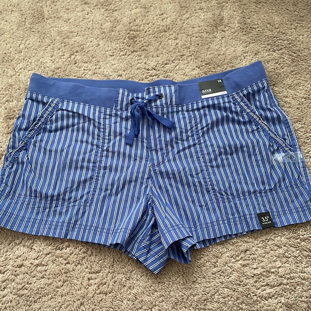 a.n.a shorts - BRAND NEW!